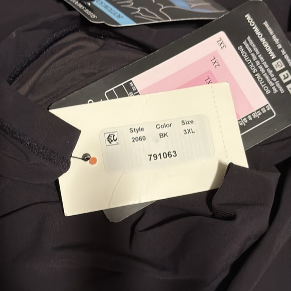 Maidenform Sleek Smoothers Shorty Shapewear - Picture 6 of 6